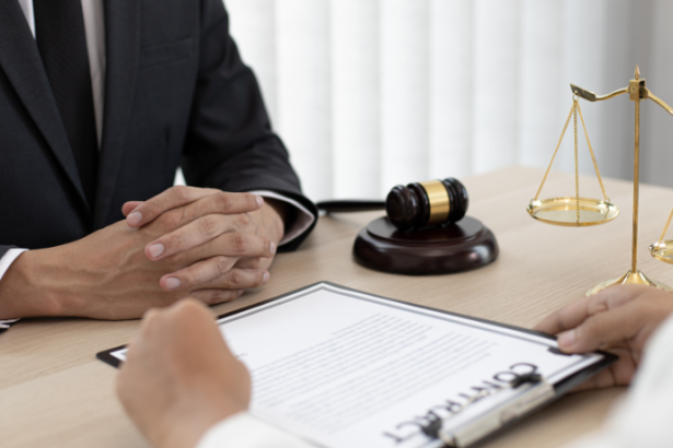 Dr. Jonatas Lucena orienta como proteger a reputação online empresarial diante de difamações e ataques.