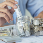 Kelsem Ricardo Rios Lima mostra como investir em dólar de forma segura e prática sem sair do Brasil.