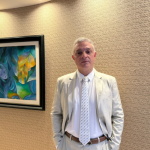 Leonardo Manzan reforça que estabilidade regulatória é essencial para atrair capital e garantir o avanço das obras públicas.