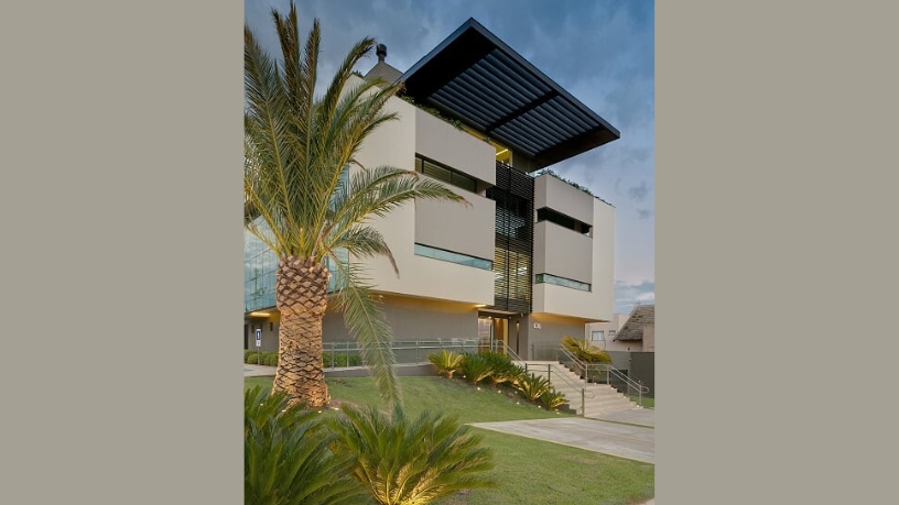 Rodrigo Gonçalves Pimentel esclarece como os contratos em andamento são preservados e adaptados na recuperação judicial.