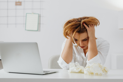 O estresse crônico atua de forma silenciosa no organismo e pode comprometer a saúde física e mental, como explica Alexandre Costa Pedrosa neste artigo.