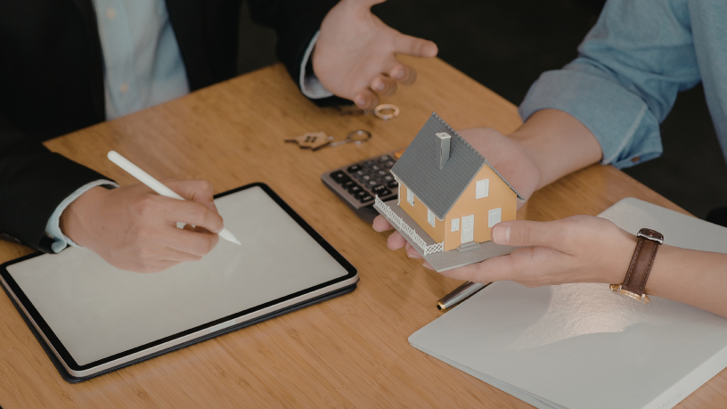 Parcerias entre incorporadoras e fundos de investimento analisadas por Alex Nabuco Dos Santos.