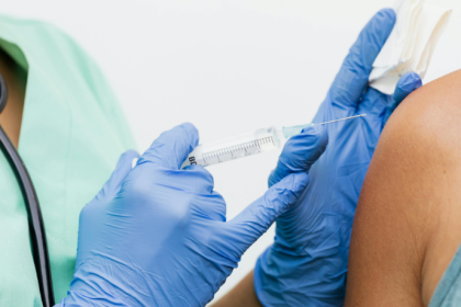 Vacinação contra a influenza em Corumbá nas feiras livres fortalece a prevenção e amplia a cobertura vacinal