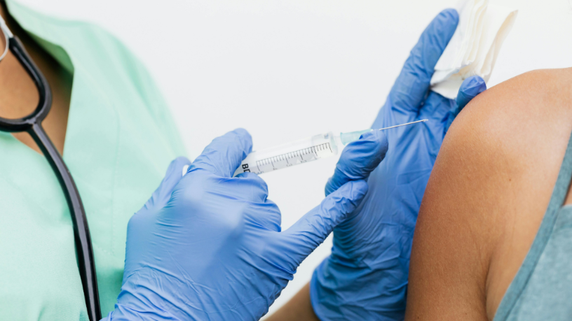 Vacinação contra a influenza em Corumbá nas feiras livres fortalece a prevenção e amplia a cobertura vacinal